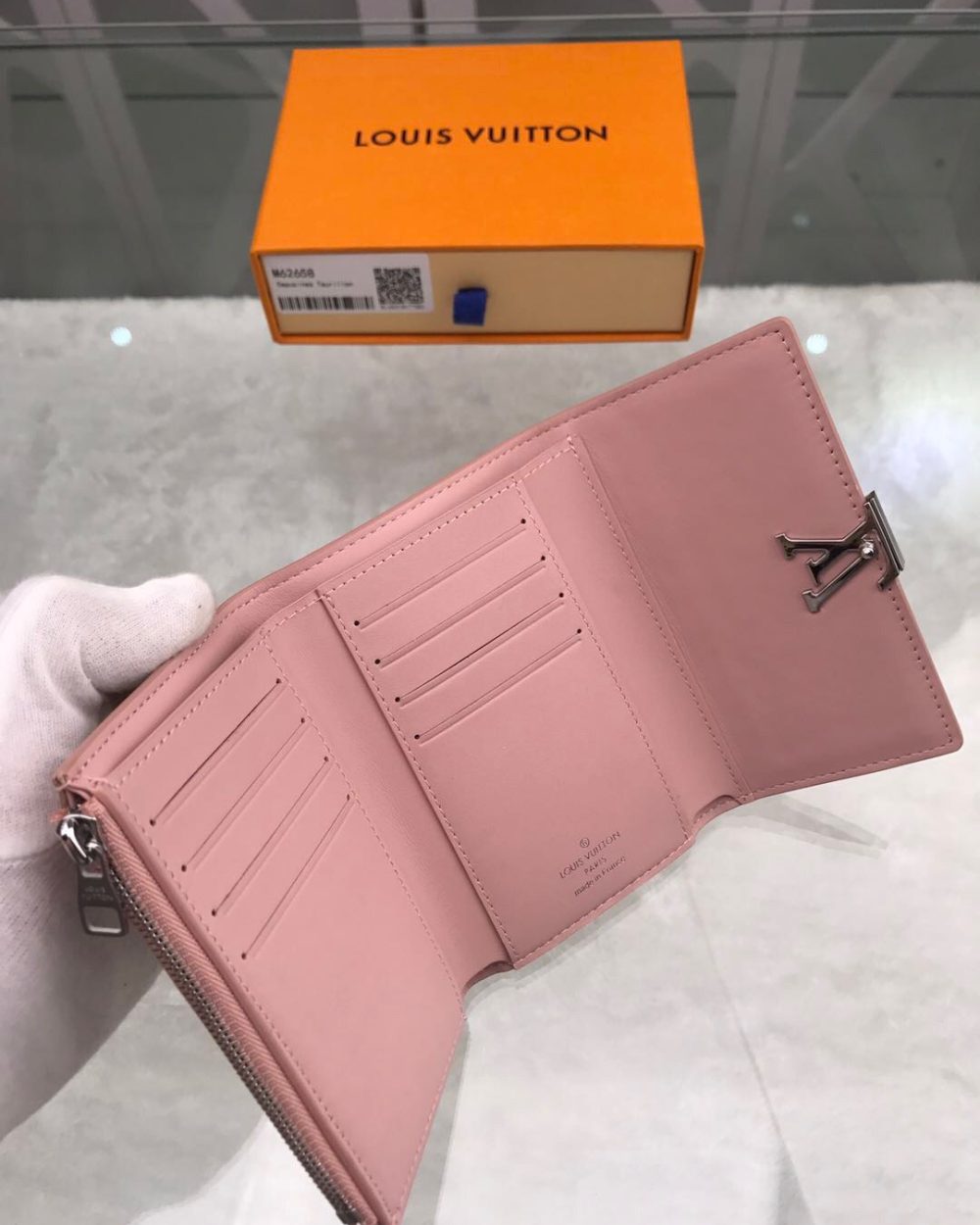 1:1 Replica Louis Vuitton Capucines Sweet Brogues Taurillon Pink For Women, Women's Wallets 5.3in/13.5cm LV 