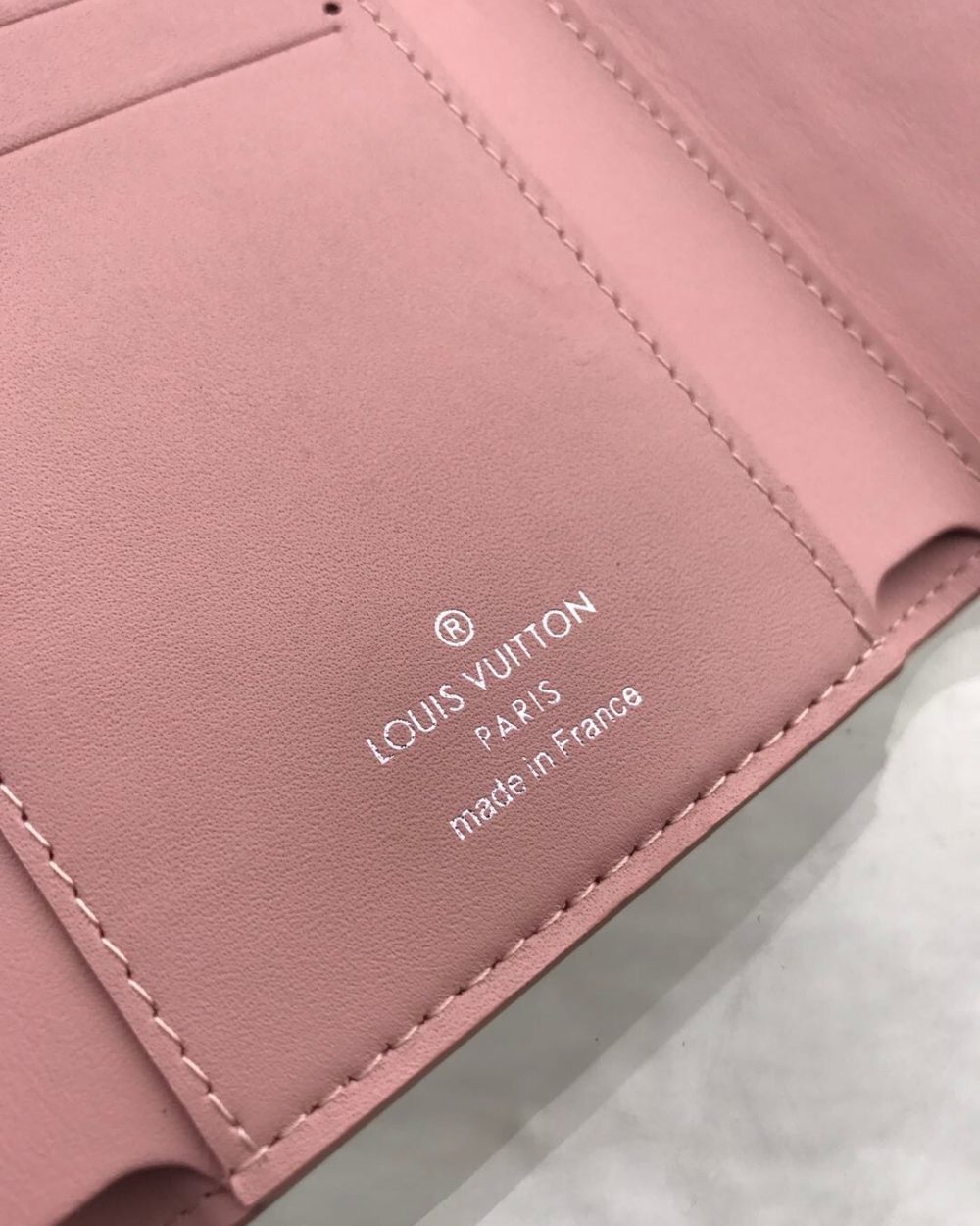 1:1 Replica Louis Vuitton Capucines Sweet Brogues Taurillon Pink For Women, Women's Wallets 5.3in/13.5cm LV 