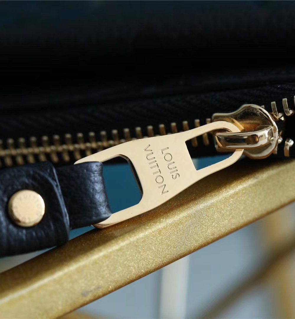 1:1 Replica Louis Vuitton Card Holder Recto Verso Monogram Empreinte Black For Women, Women's Wallets 5.1in/13cm LV M69421