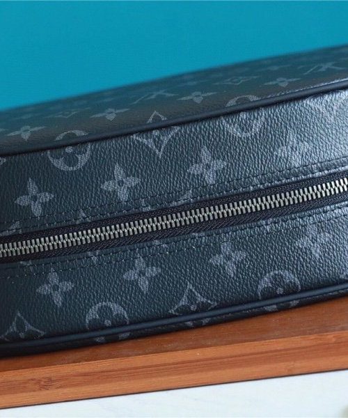 1:1 Replica Louis Vuitton Cosmetic Pouch Monogram Eclipse For Women, Women's Wallets 6.7in/17cm LV M60024