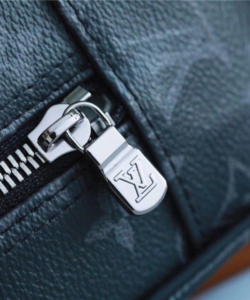 1:1 Replica Louis Vuitton Cosmetic Pouch Monogram Eclipse For Women, Women's Wallets 6.7in/17cm LV M60024