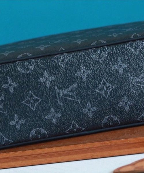 1:1 Replica Louis Vuitton Cosmetic Pouch Monogram Eclipse For Women, Women's Wallets 6.7in/17cm LV M60024