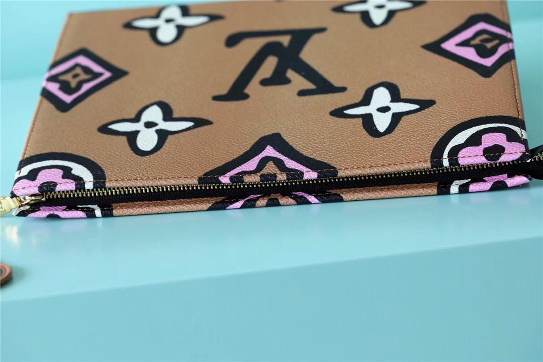 1:1 Replica Louis Vuitton Cosmetic Toiletry Pouch 26 Waxed Monogram Canvas Beige For Women, Women's Wallets 9.8in/25cm LV M80752 - Image 10