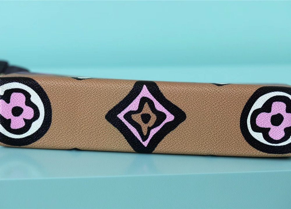 1:1 Replica Louis Vuitton Cosmetic Toiletry Pouch 26 Waxed Monogram Canvas Beige  For Women, Women's Wallets 9.8in/25cm LV M80752