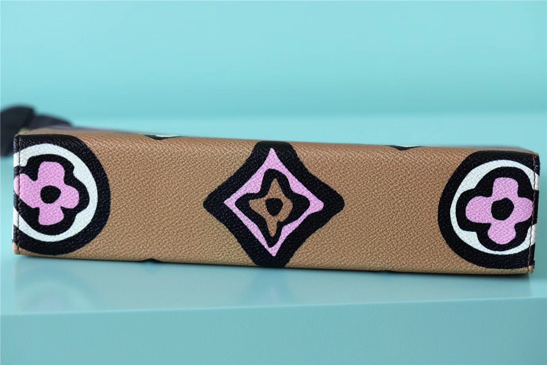 1:1 Replica Louis Vuitton Cosmetic Toiletry Pouch 26 Waxed Monogram Canvas Beige For Women, Women's Wallets 9.8in/25cm LV M80752 - Image 5