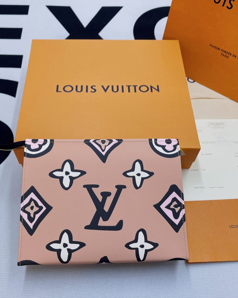 1:1 Replica Louis Vuitton Cosmetic Toiletry Pouch 26 Waxed Monogram Canvas Beige  For Women, Women's Wallets 9.8in/25cm LV M80752