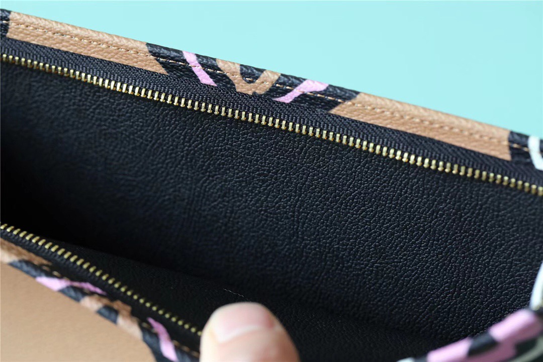 1:1 Replica Louis Vuitton Cosmetic Toiletry Pouch 26 Waxed Monogram Canvas Beige For Women, Women's Wallets 9.8in/25cm LV M80752 - Image 9