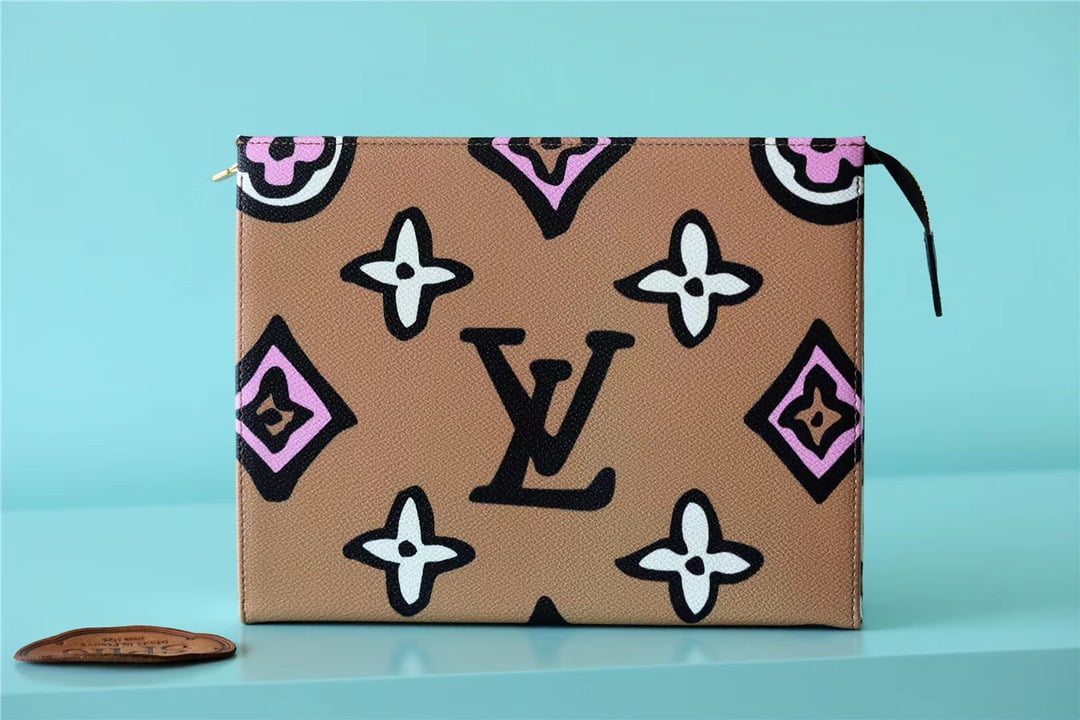 1:1 Replica Louis Vuitton Cosmetic Toiletry Pouch 26 Waxed Monogram Canvas Beige For Women, Women's Wallets 9.8in/25cm LV M80752