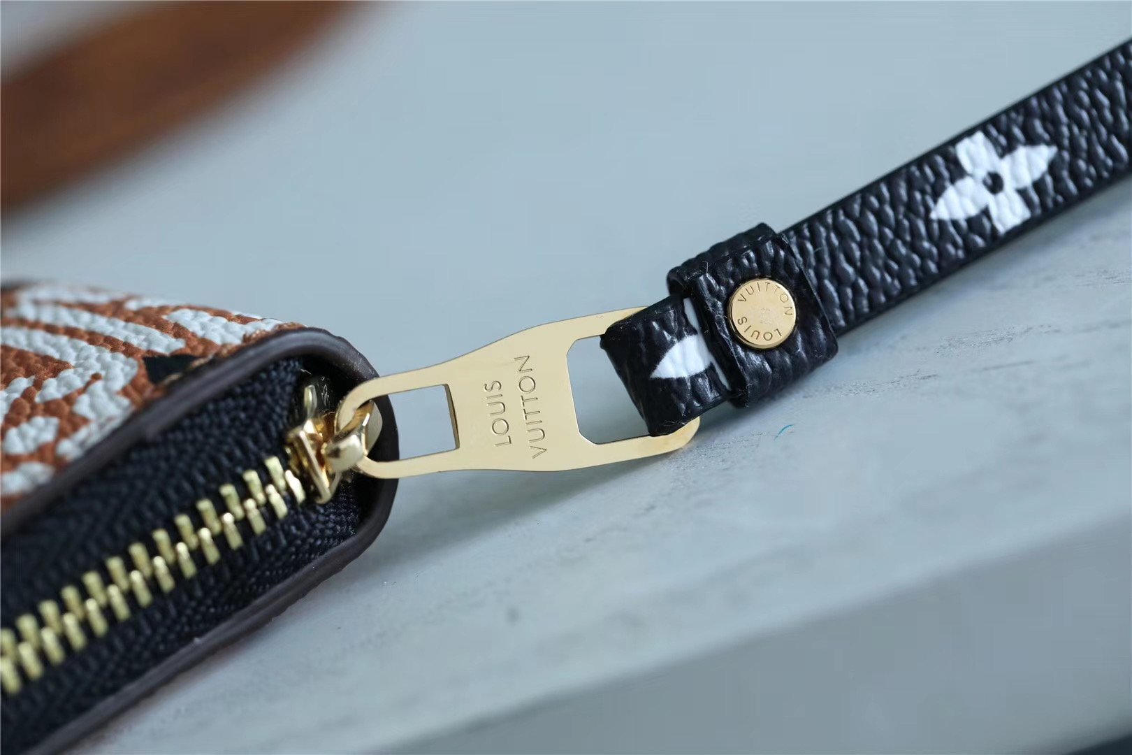 1:1 Replica Louis Vuitton Crafty Zippy Coin Purse Monogram Canvas For Women, Women's Wallets 4.3in/11cm LV M69496 - Image 6