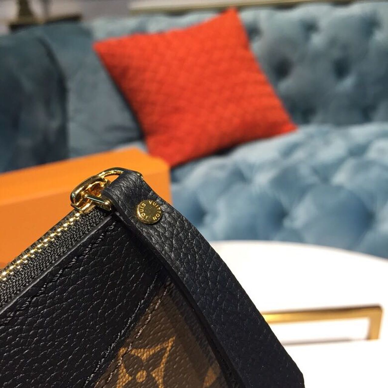 1:1 Replica Louis Vuitton Daily Pouch Monogram Canvas For Women, Women's Wallet 11.6in/29.5cm LV M62048 - Image 5