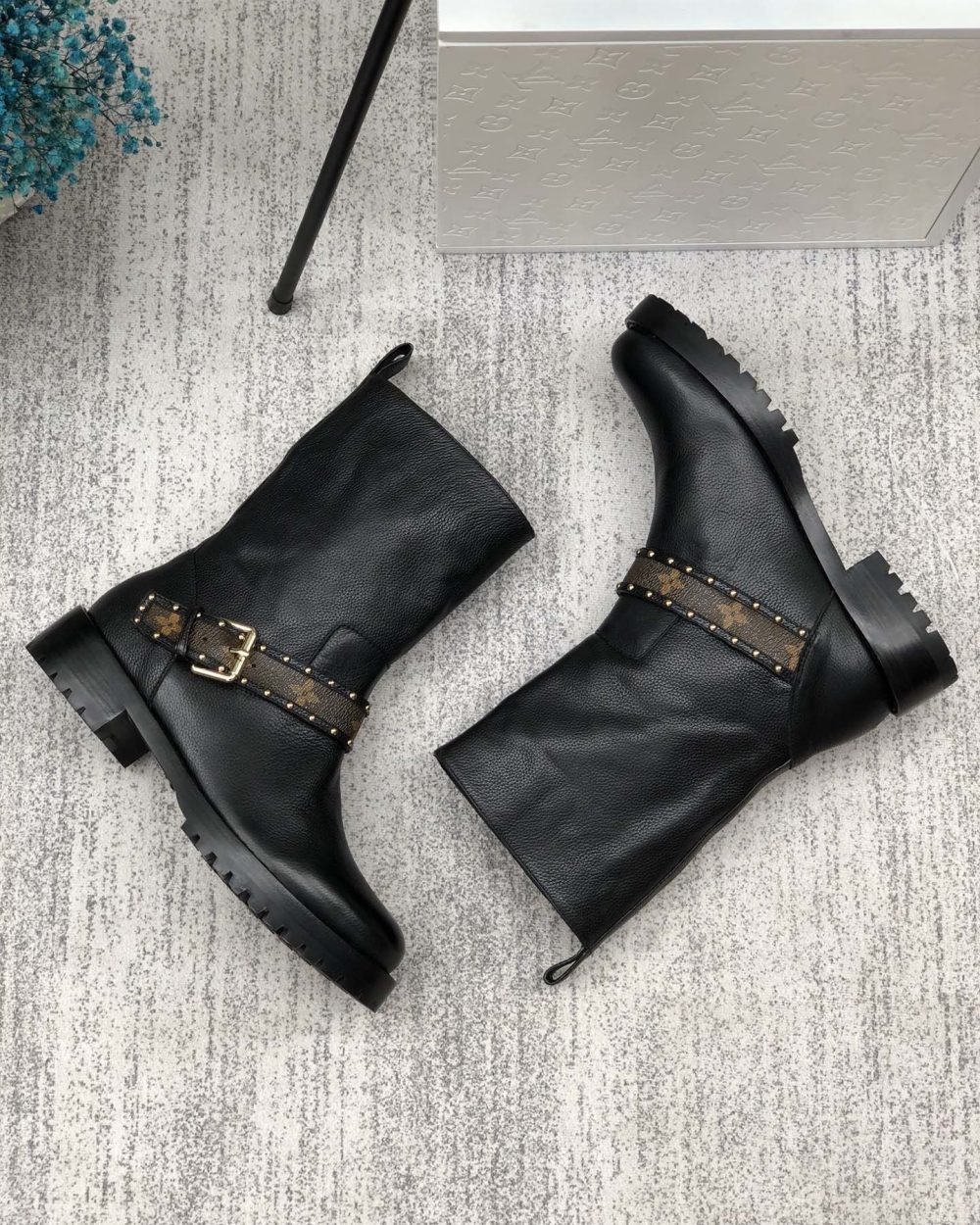 Louis Vuitton Discovery Flat Ankle Boot Black For Women LV