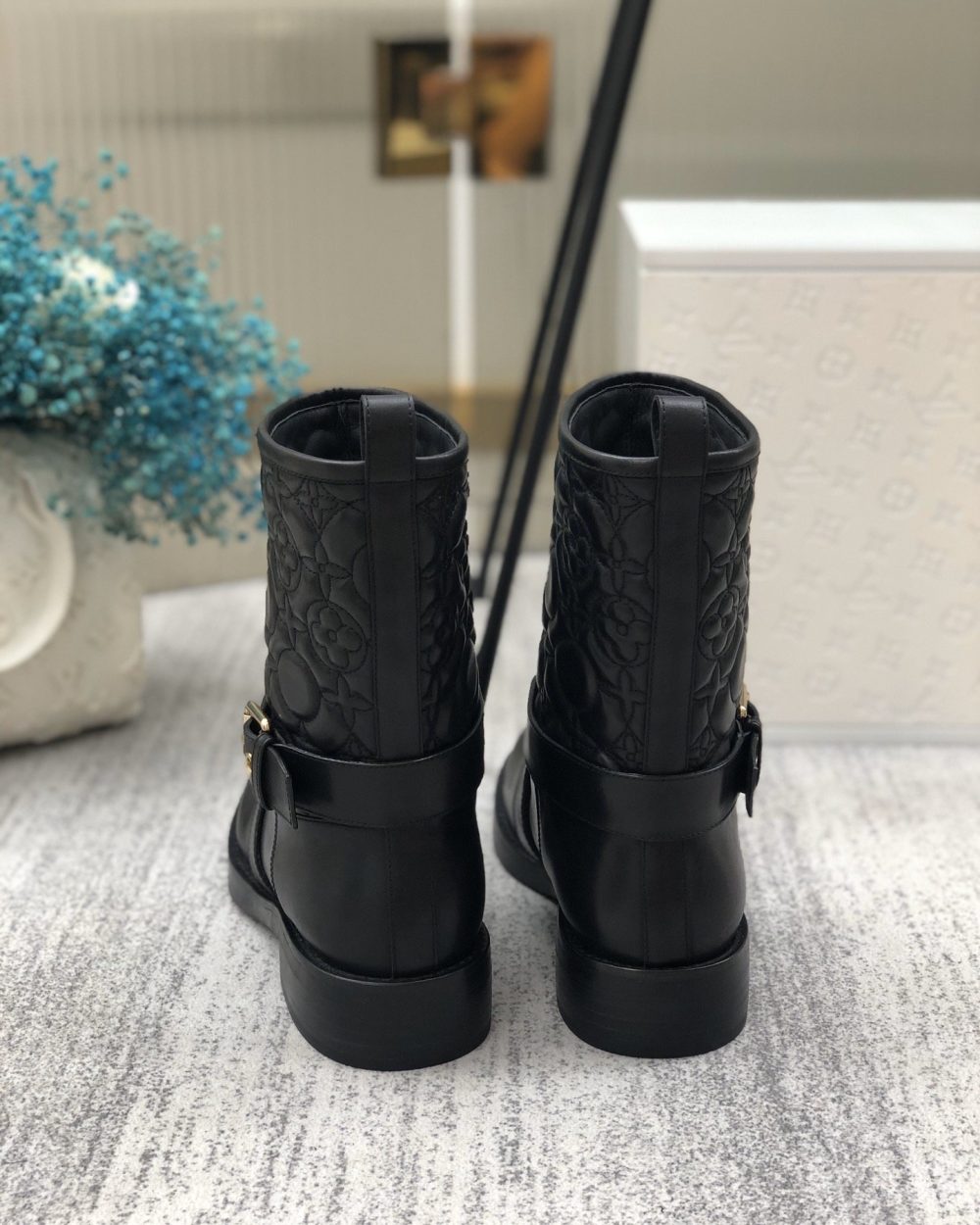 Louis Vuitton Discovery Flat Ankle Boot Black For Women LV