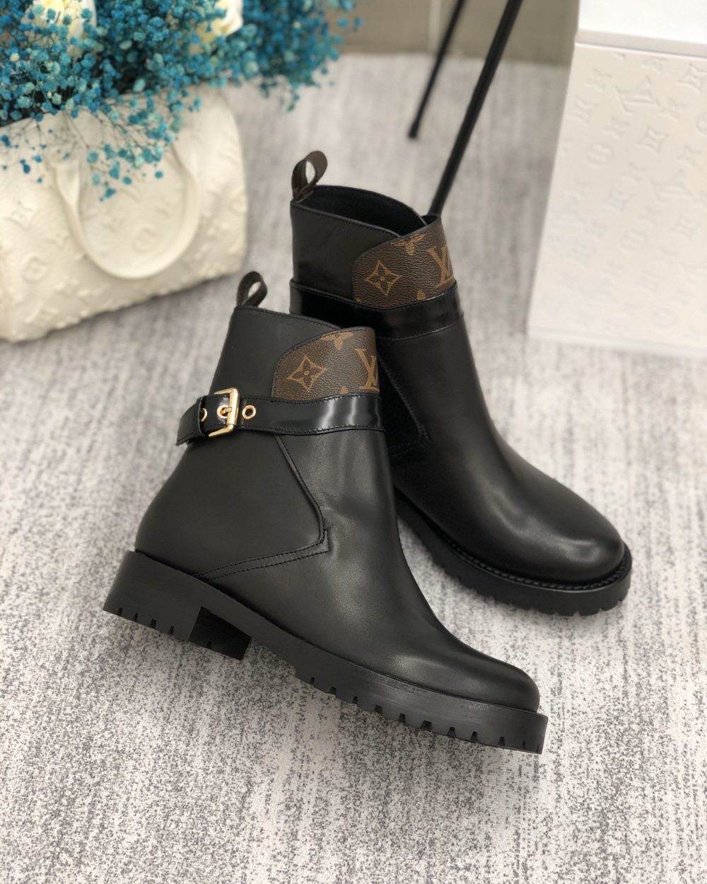 Louis Vuitton Discovery Flat Ankle Boot Black For Women LV