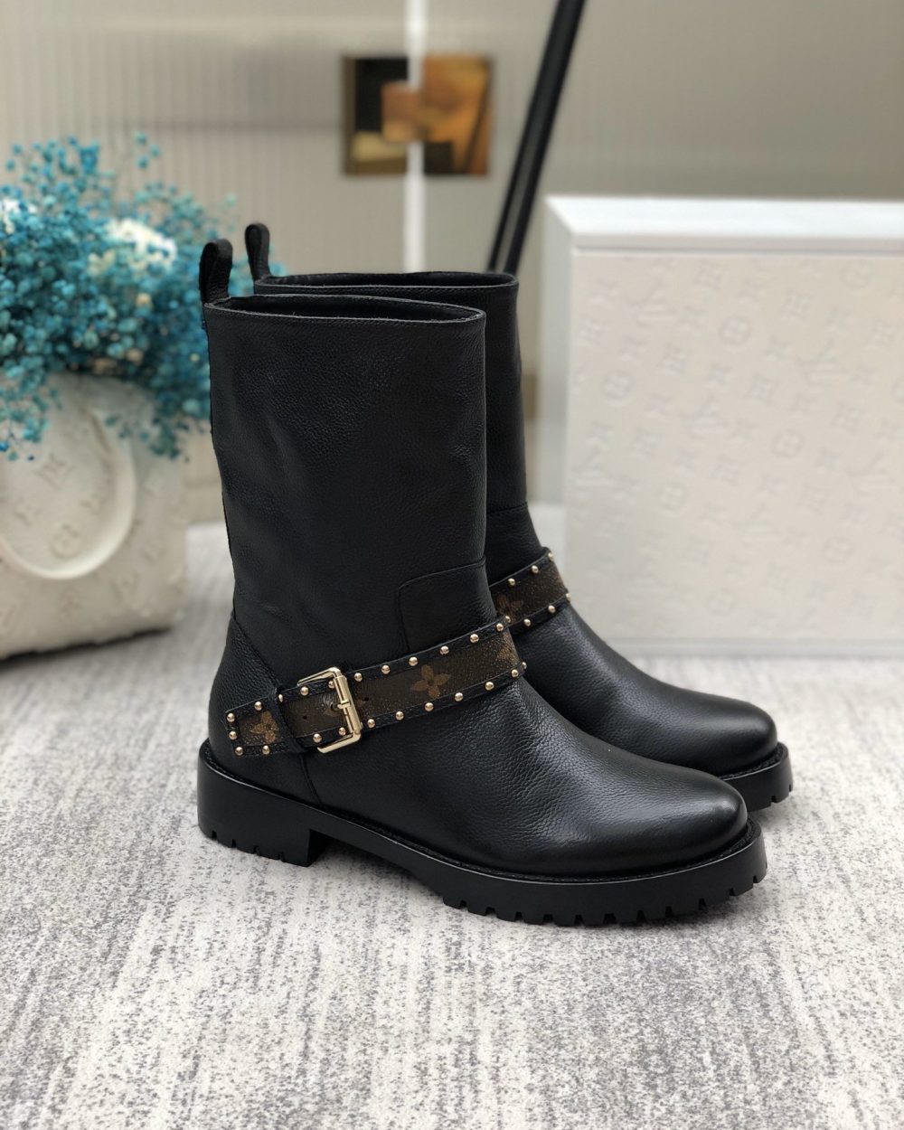 Louis Vuitton Discovery Flat Ankle Boot Black For Women LV