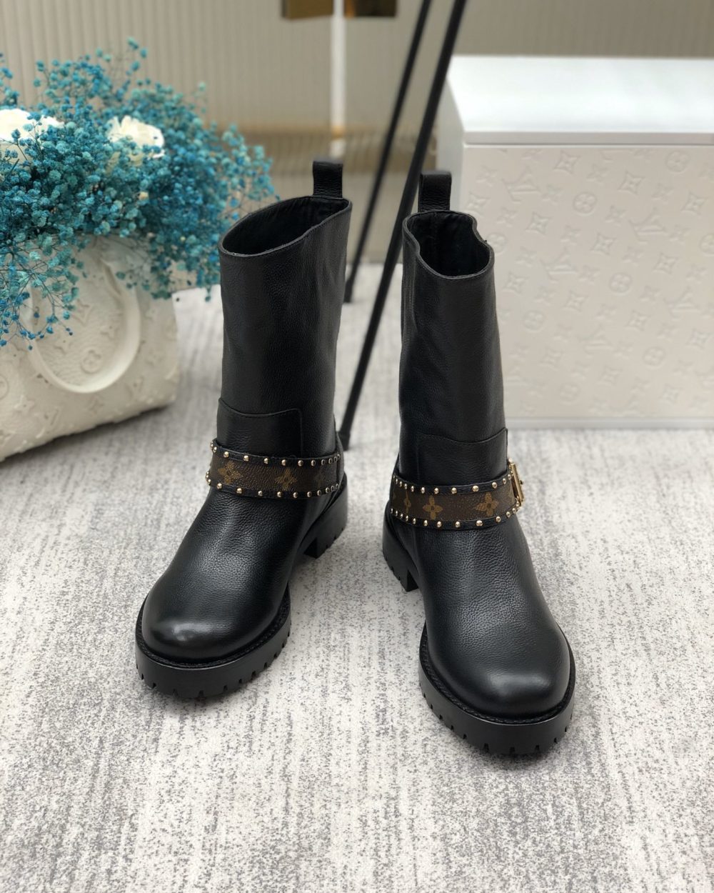 Louis Vuitton Discovery Flat Ankle Boot Black For Women LV