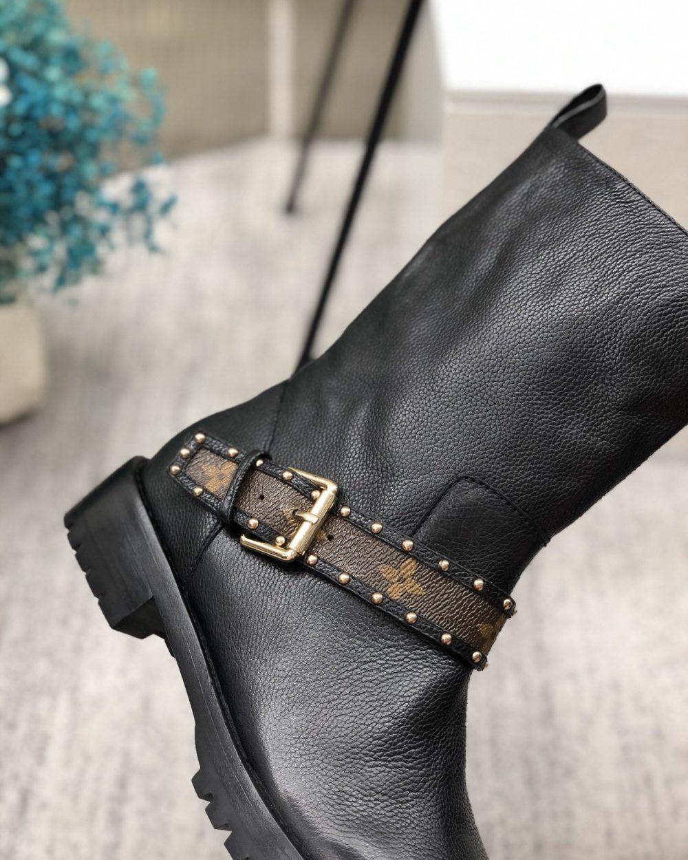 Louis Vuitton Discovery Flat Ankle Boot Black For Women LV