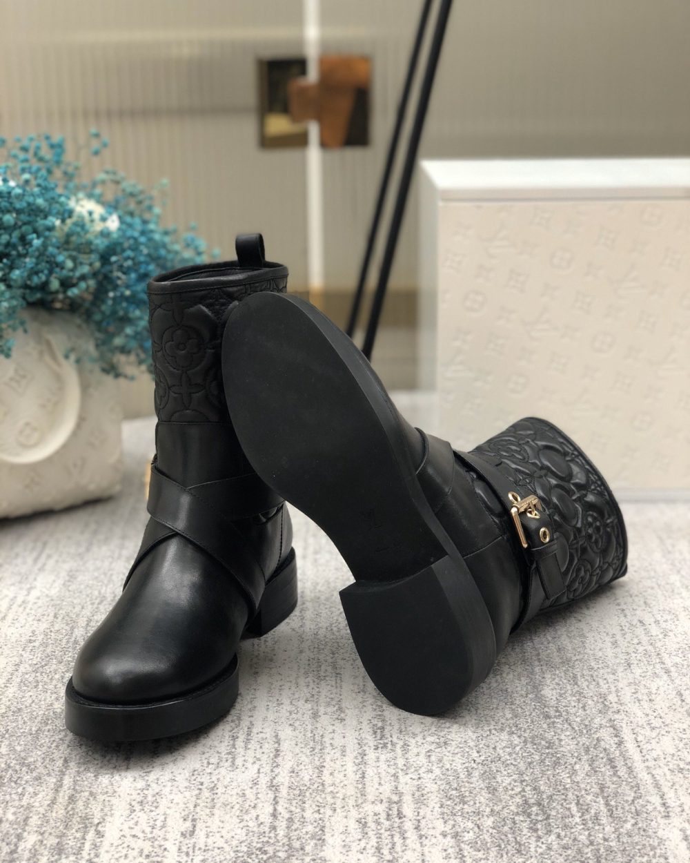 Louis Vuitton Discovery Flat Ankle Boot Black For Women LV