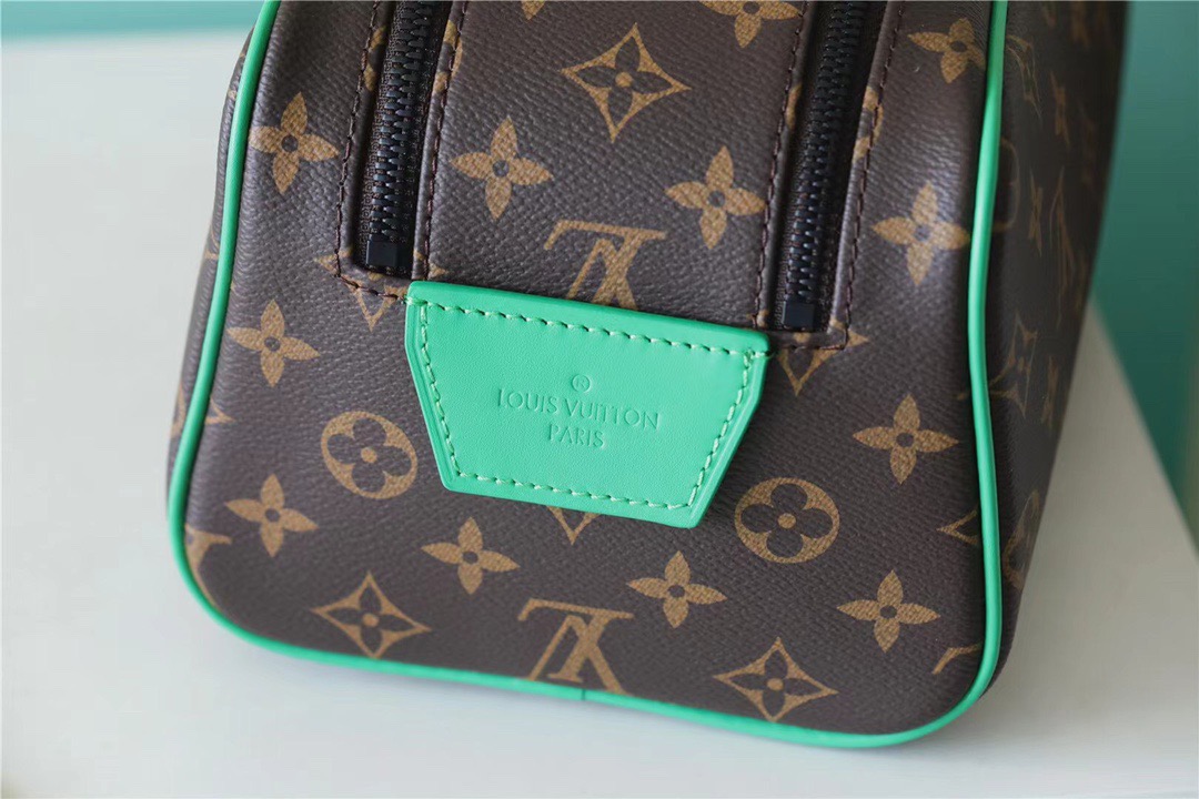 1:1 Replica Louis Vuitton Dopp Kit Poche Toilette Monogram Canvas By Virgil Abloh's Minty /Green For Women, Women's Wallets 11in/28cm LV M46253 - Image 6