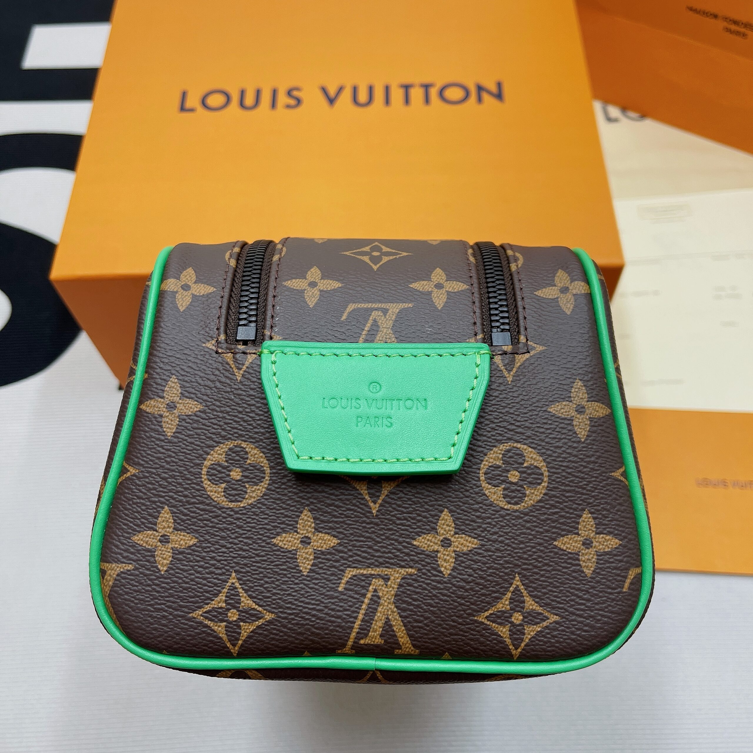 1:1 Replica Louis Vuitton Dopp Kit Poche Toilette Monogram Canvas By Virgil Abloh's Minty /Green For Women, Women's Wallets 11in/28cm LV M46253 - Image 11