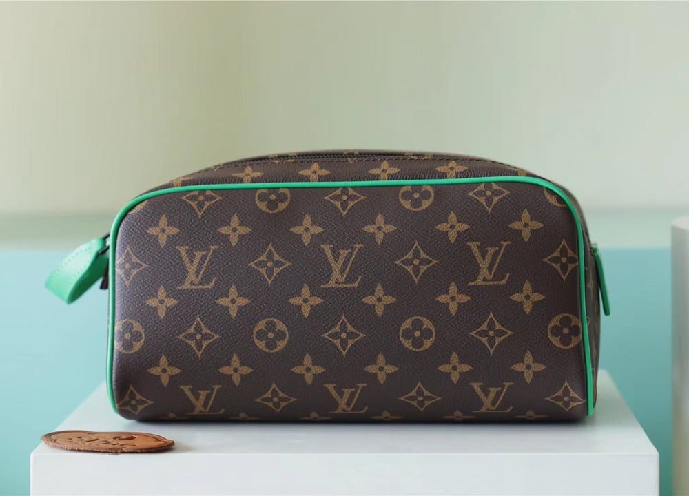 1:1 Replica Louis Vuitton Dopp Kit Poche Toilette Monogram Canvas By Virgil Abloh's Minty /Green For Women, Women's Wallets 11in/28cm LV M46253