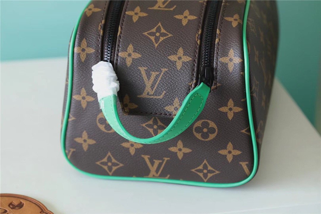 1:1 Replica Louis Vuitton Dopp Kit Poche Toilette Monogram Canvas By Virgil Abloh's Minty /Green For Women, Women's Wallets 11in/28cm LV M46253 - Image 14