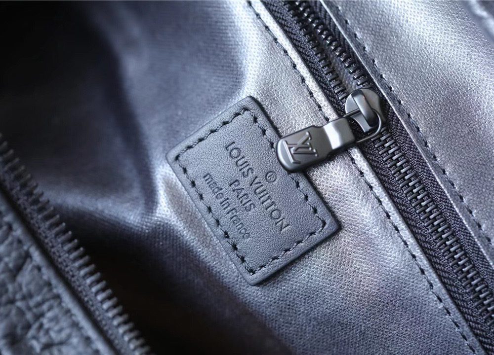 1:1 Replica Louis Vuitton Dopp Kit Toilet Pouch Monogram Empreinte Black For Women, Women's Wallets 11in/28cm LV