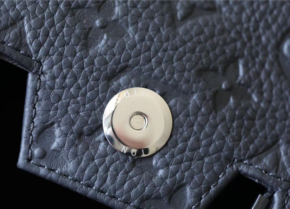 1:1 Replica Louis Vuitton Dopp Kit Toilet Pouch Monogram Empreinte Black For Women, Women's Wallets 11in/28cm LV