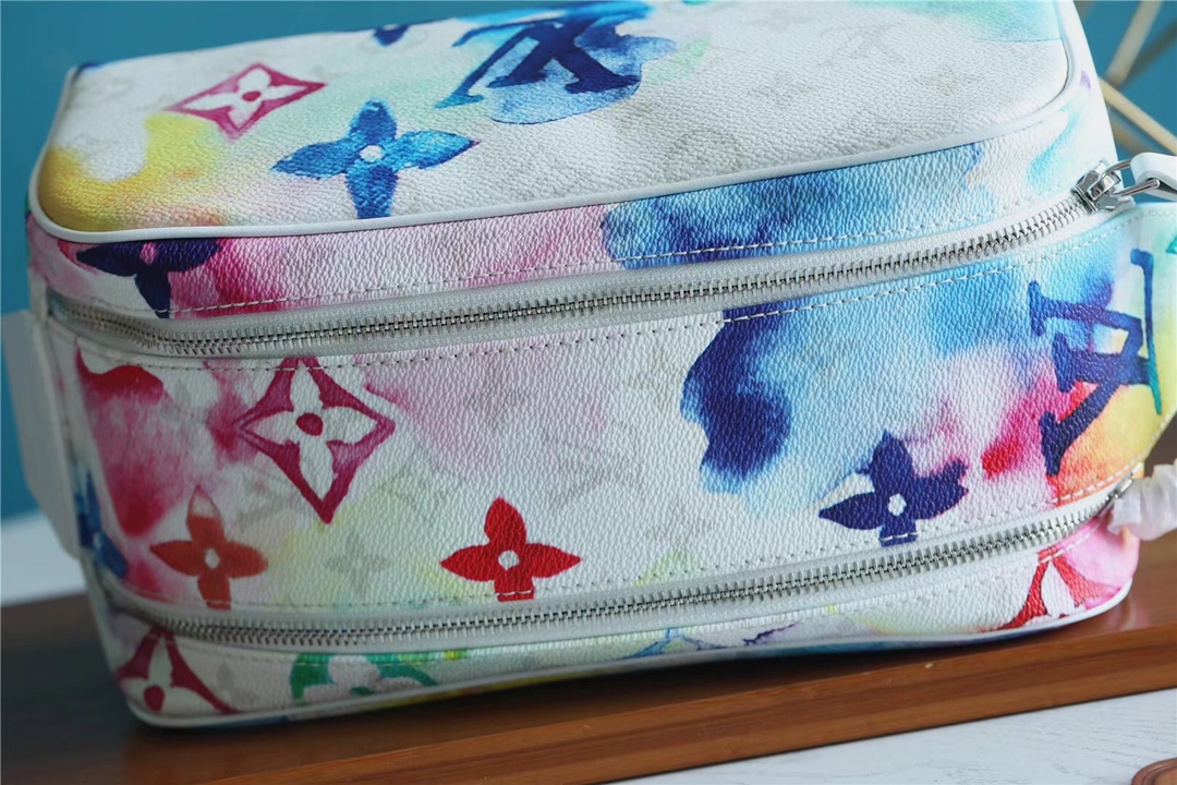 1:1 Replica Louis Vuitton Dopp Kit Toilet Pouch Monogram Empreinte Multiple Color For Women, Women's Wallets 11in/28cm LV - Image 5