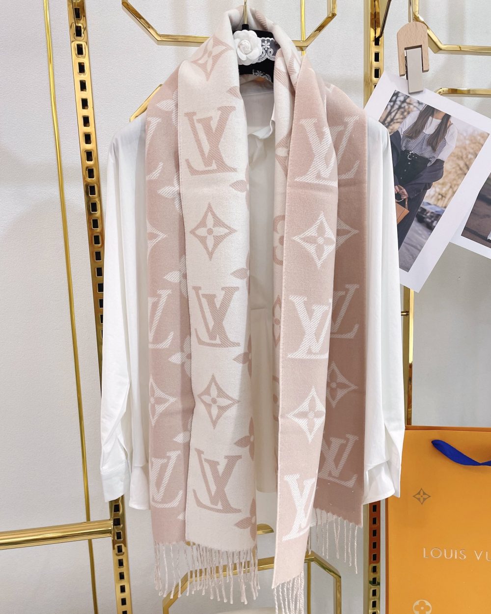 Louis Vuitton Essential Monogram Beige/Rose Scarf 180cm/71in M77854