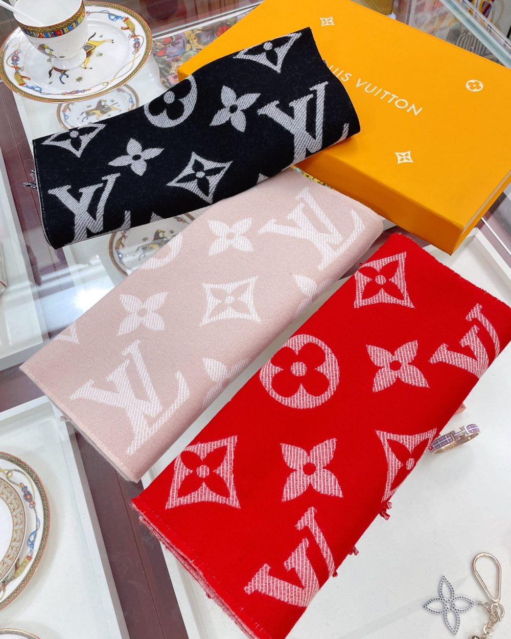 Louis Vuitton Essential Monogram Red/Rose Scarf 180cm/71in