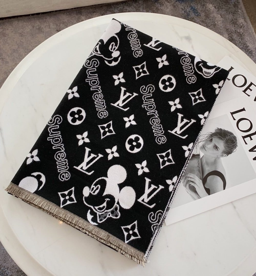 Louis Vuitton Game On Scarf Black 71in/180cm