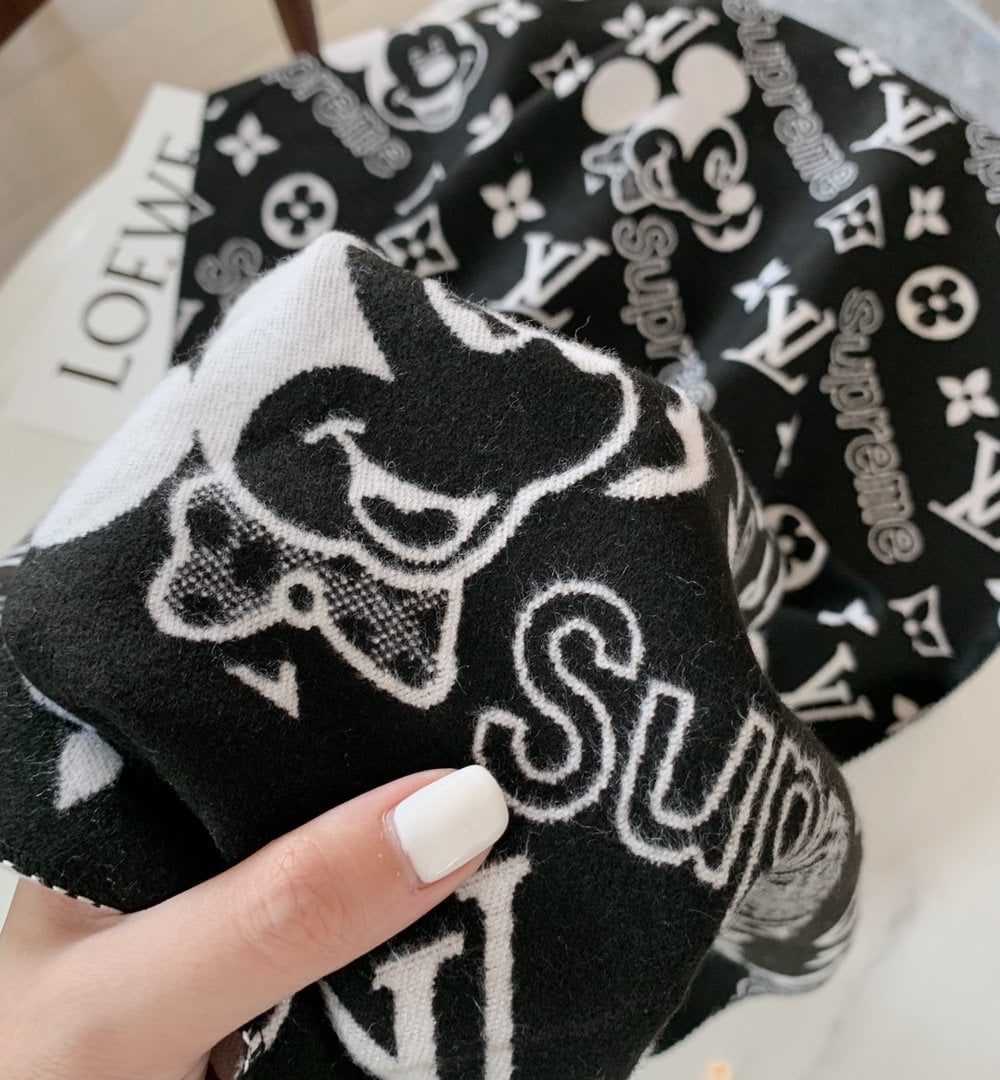 Louis Vuitton Game On Scarf Black 71in/180cm