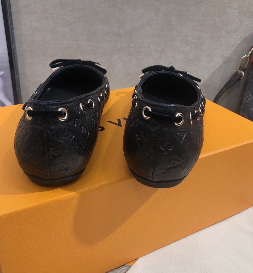 Louis Vuitton Gloria Flat Loafer Black For Women LV