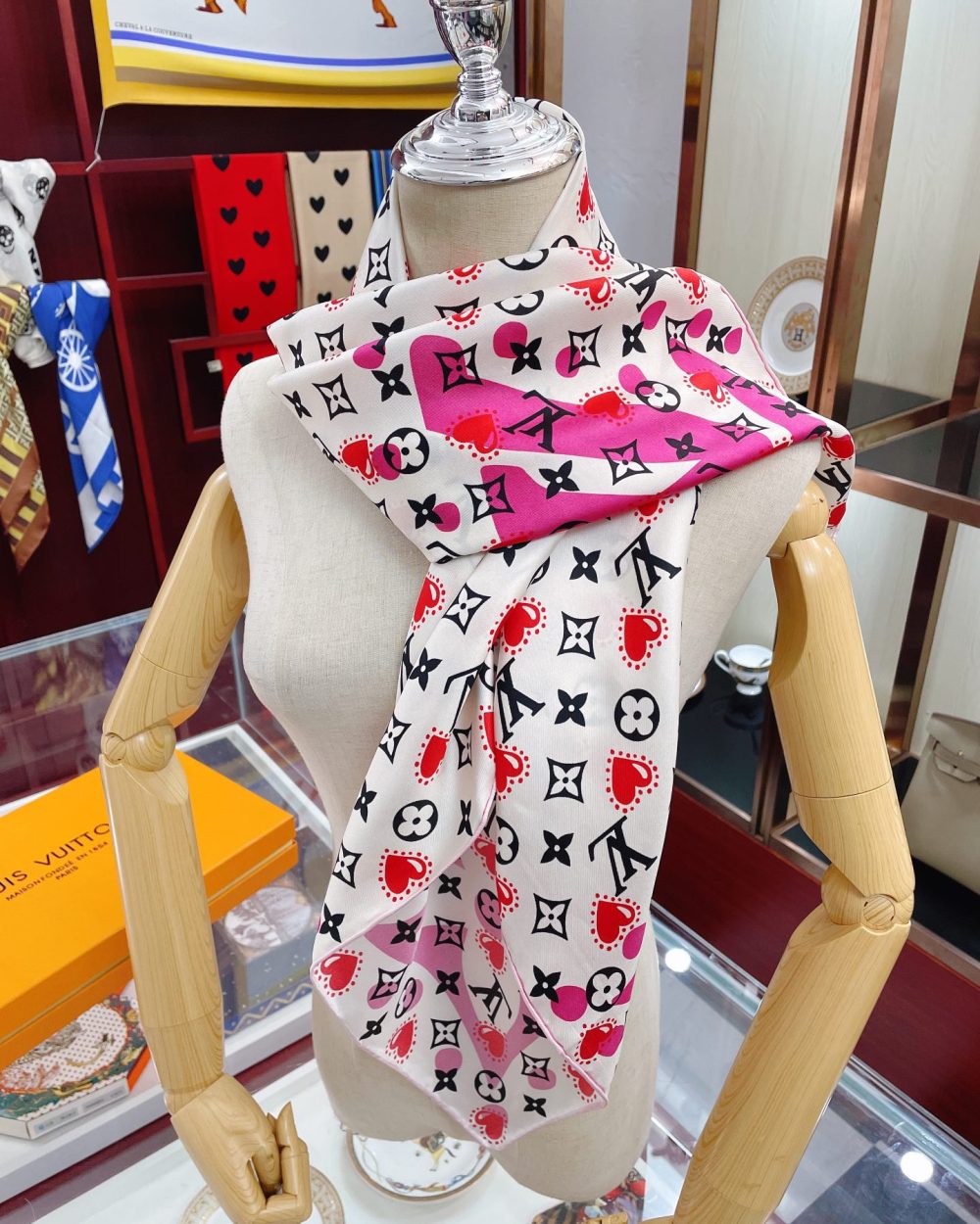 Louis Vuitton I LV U Pink Square Scarf 90cm/35in M77354 