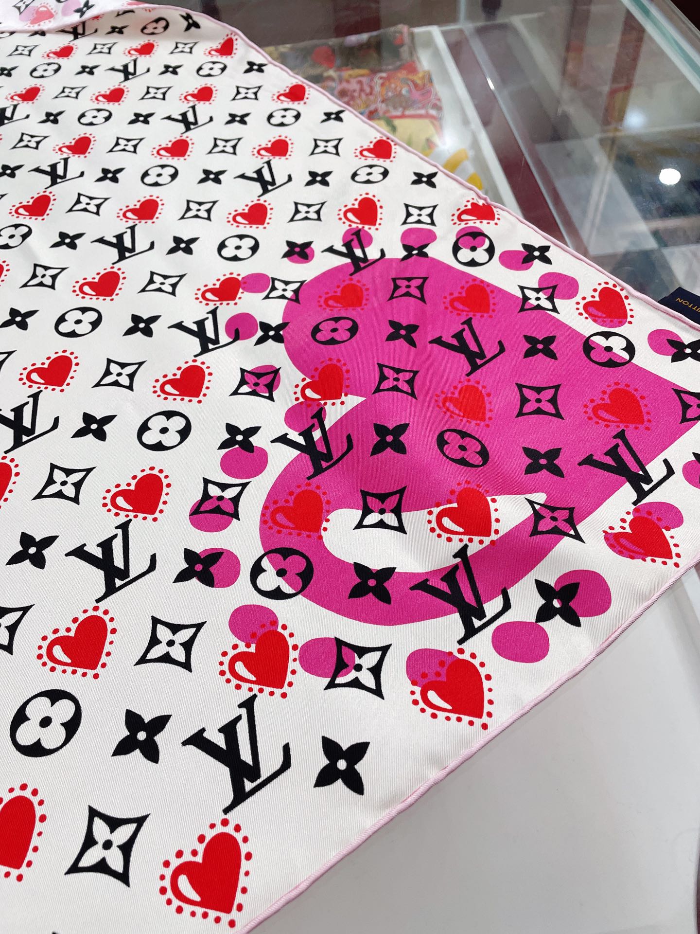 Louis Vuitton I LV U Pink Square Scarf 90cm/35in M77354 - Image 5