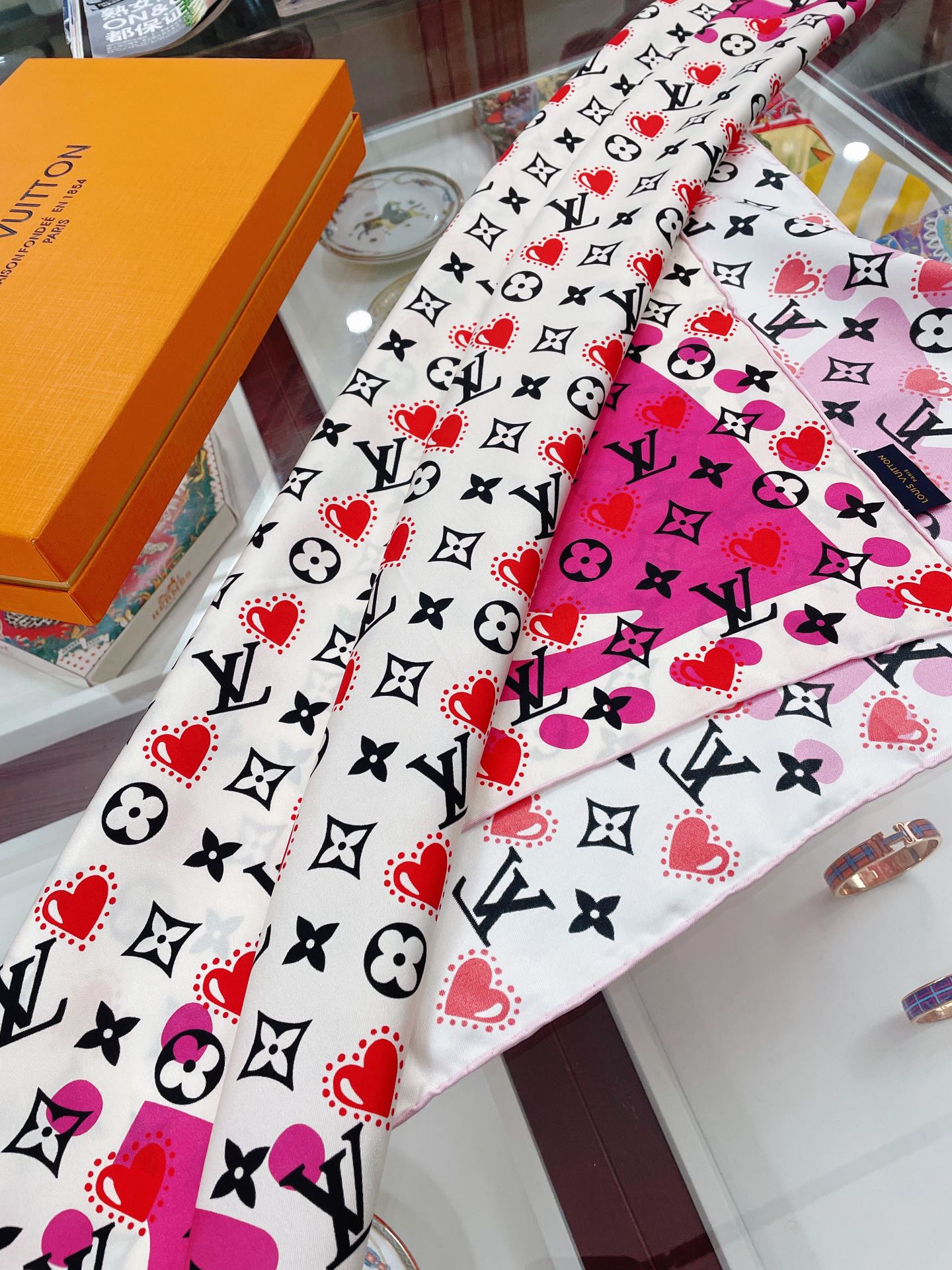 Louis Vuitton I LV U Pink Square Scarf 90cm/35in M77354 - Image 4