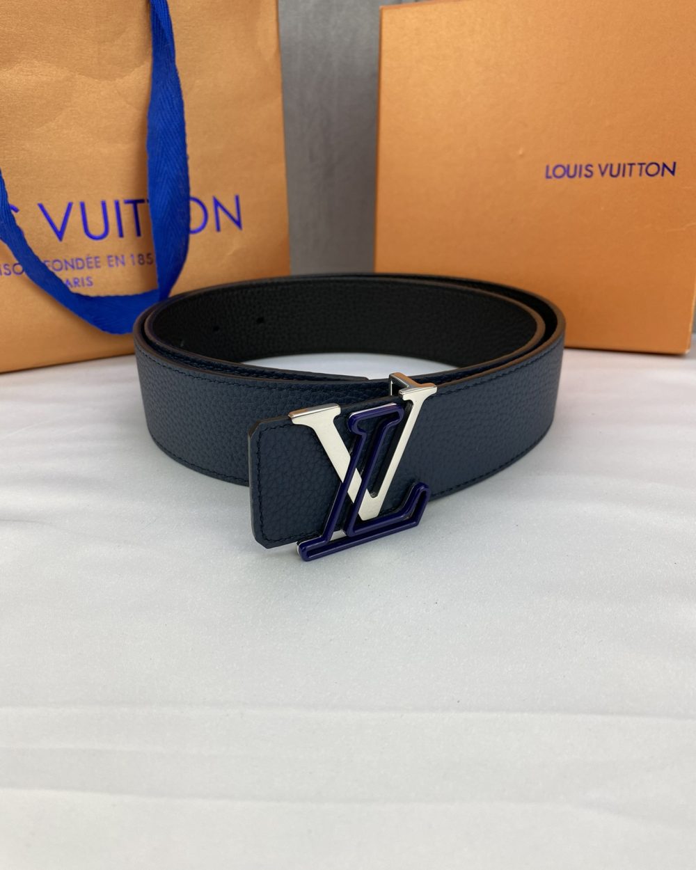 1:1 Replica Louis Vuitton Iconic Reversible LV Belt Black LV Women Belt