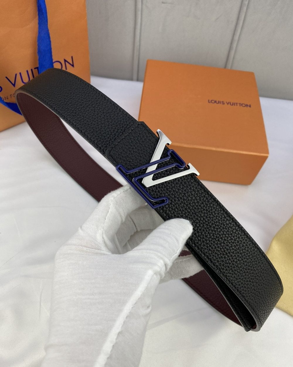 1:1 Replica Louis Vuitton Iconic Reversible LV Belt Black LV Women Belt