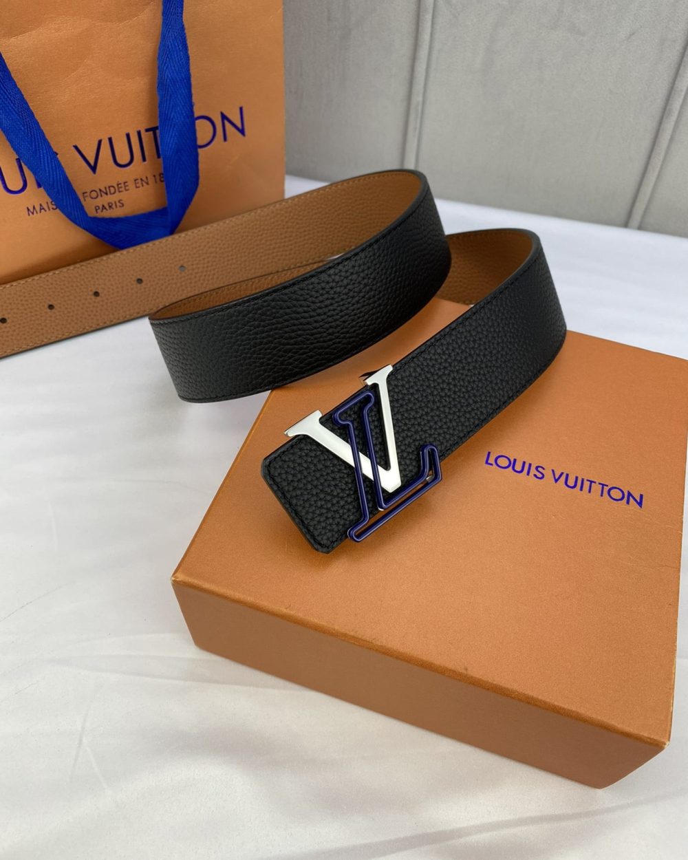 1:1 Replica Louis Vuitton Iconic Reversible LV Belt Black LV Women Belt