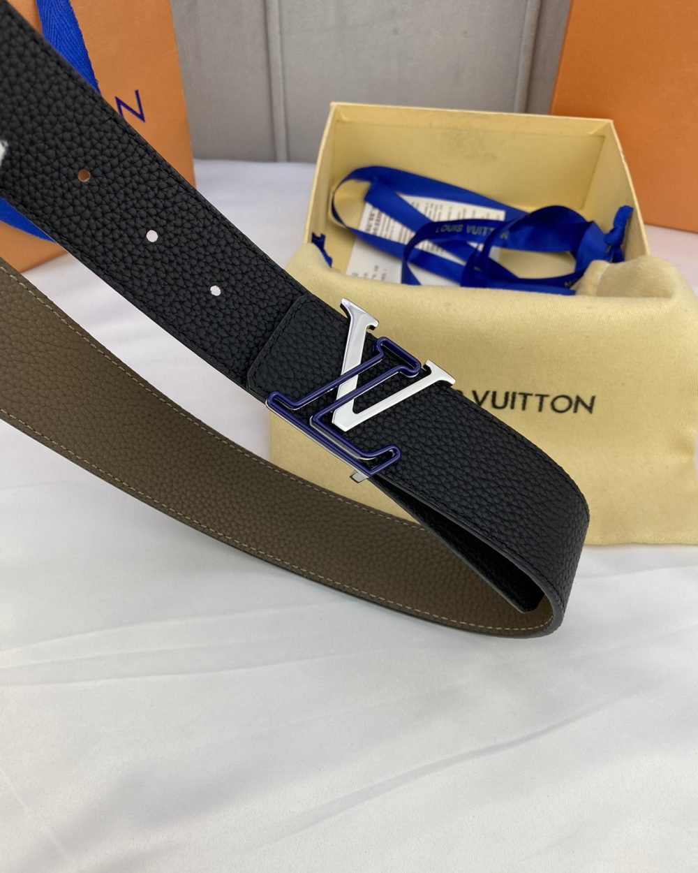1:1 Replica Louis Vuitton Iconic Reversible LV Belt Black LV Women Belt
