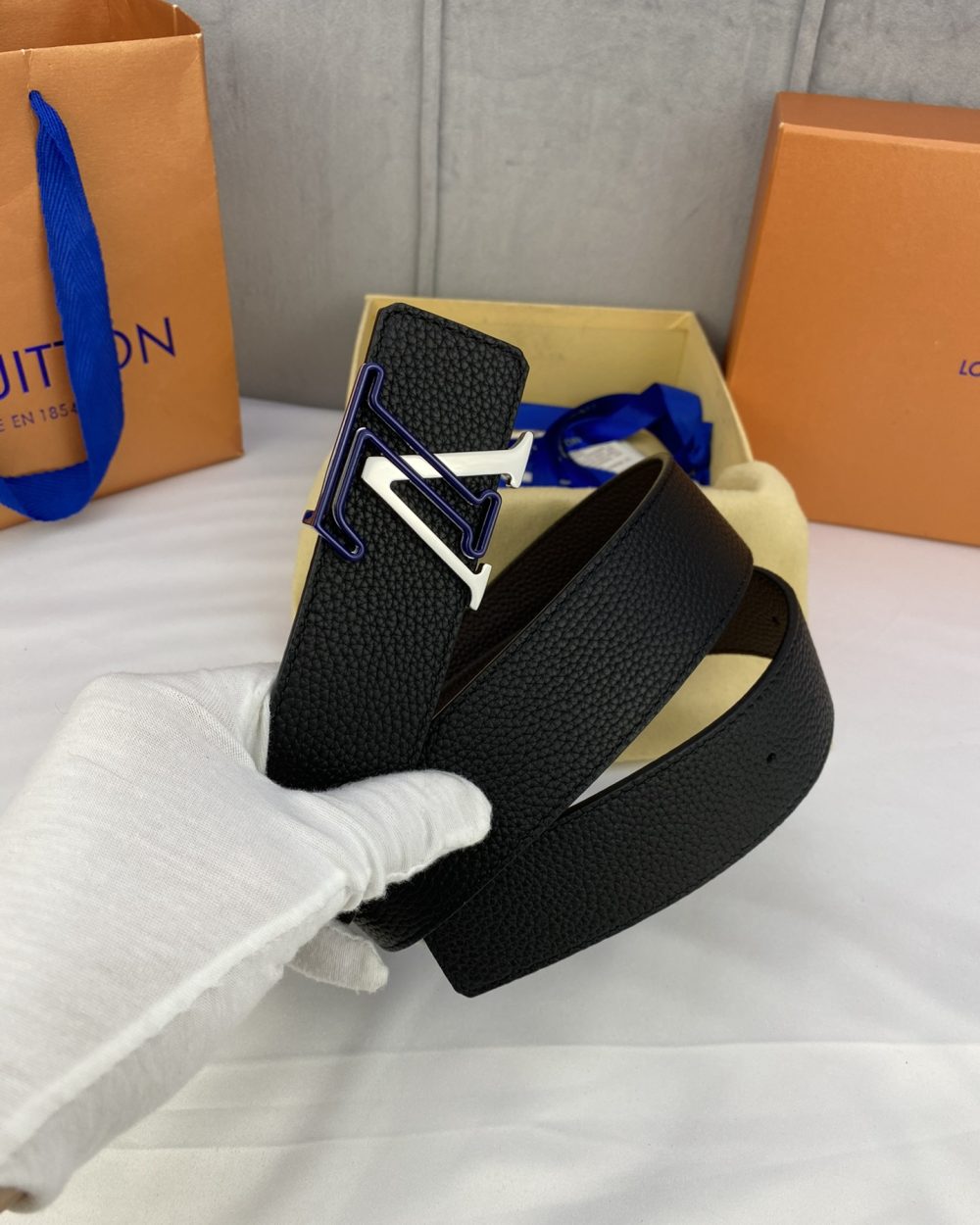 1:1 Replica Louis Vuitton Iconic Reversible LV Belt Black LV Women Belt