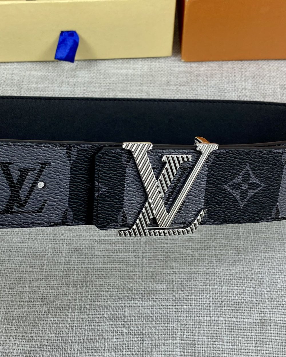 1:1 Replica Louis Vuitton Iconic Reversible LV Belt Black LV Women Belt