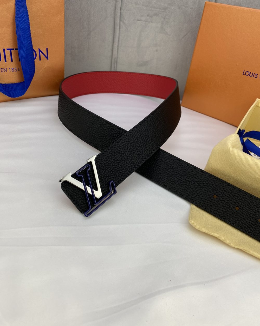 1:1 Replica Louis Vuitton Iconic Reversible LV Belt Black LV Women Belt