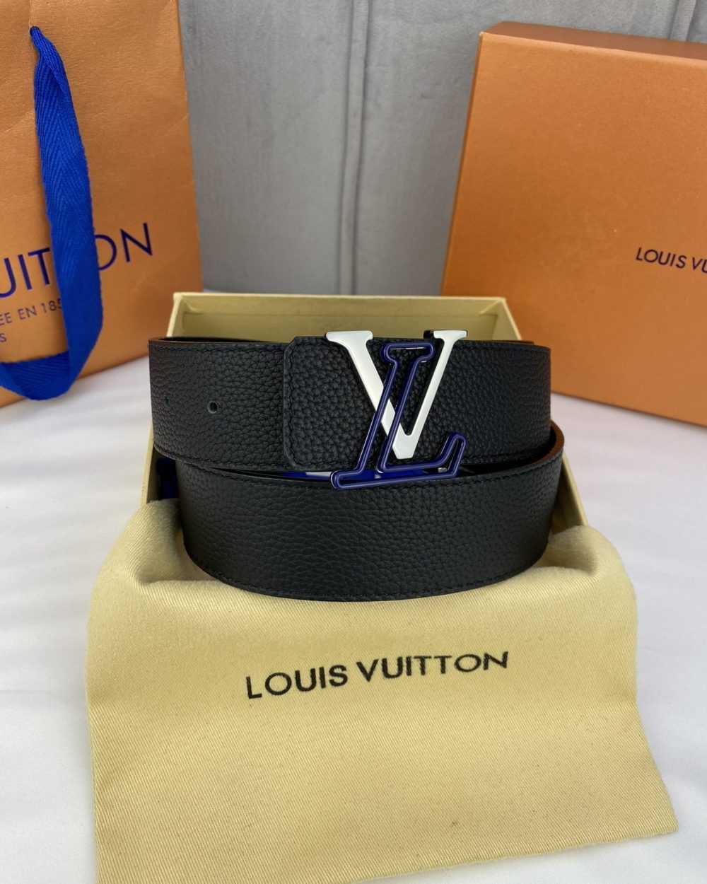 1:1 Replica Louis Vuitton Iconic Reversible LV Belt Black LV Women Belt