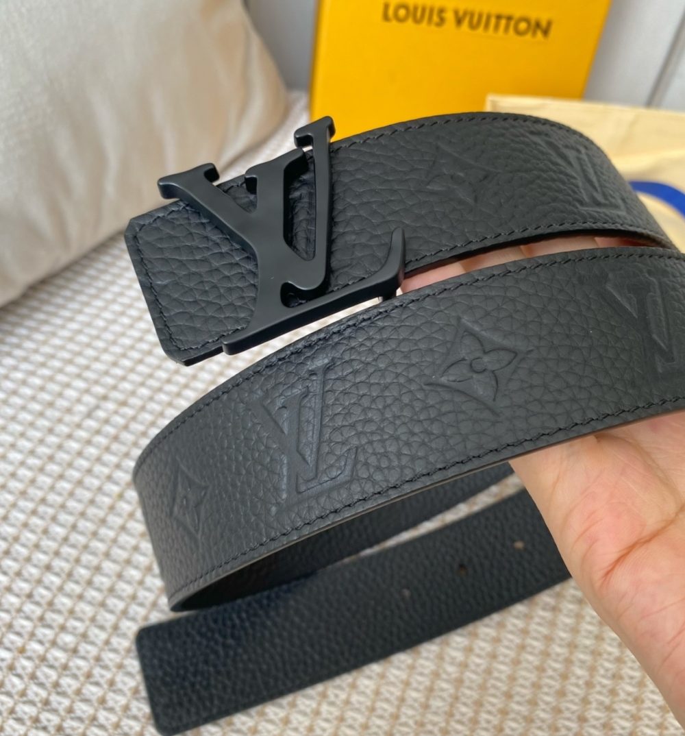 1:1 Replica Louis Vuitton Iconic Reversible LV Belt Black LV Women Belt
