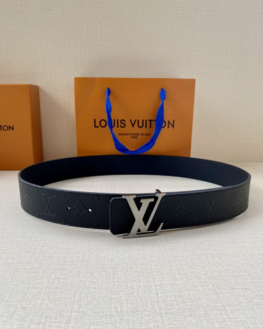 1:1 Replica Louis Vuitton Iconic Reversible LV Belt Black LV Women Belt