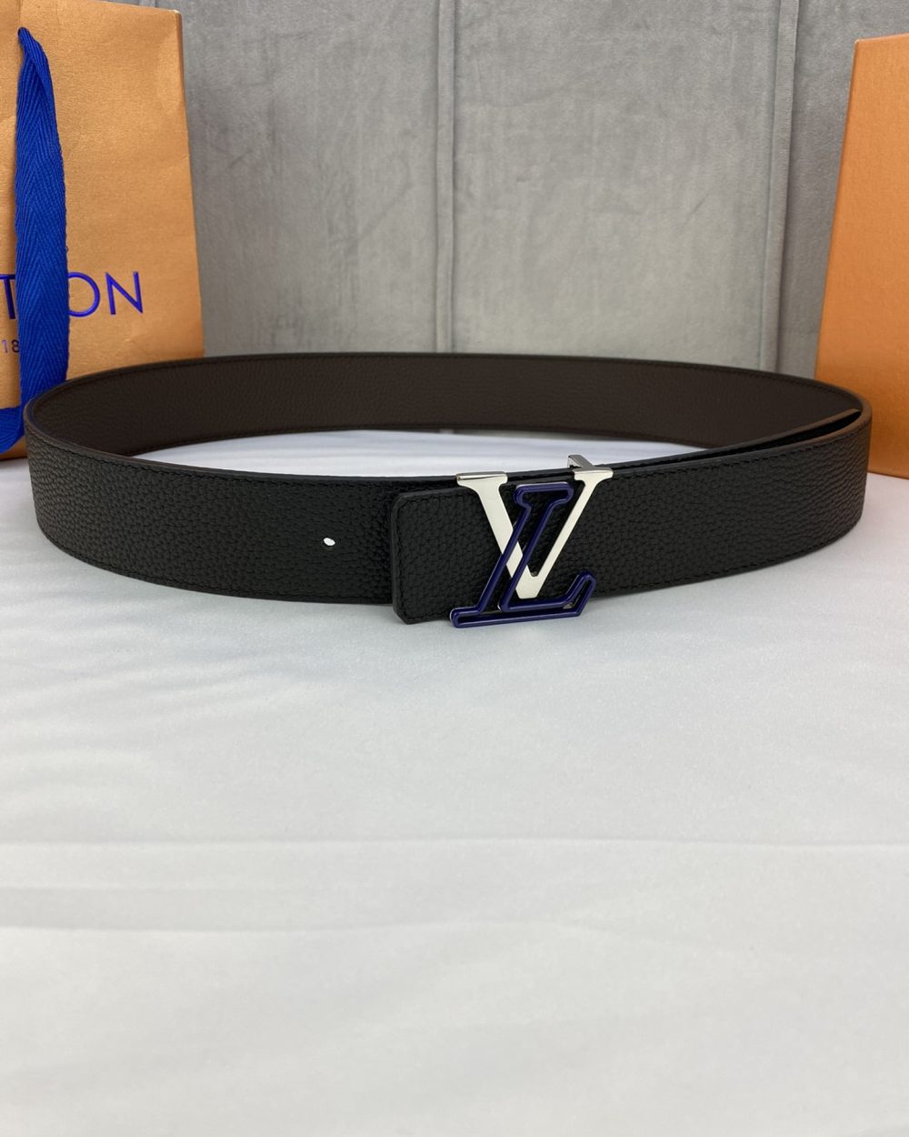 1:1 Replica Louis Vuitton Iconic Reversible LV Belt Black LV Women Belt