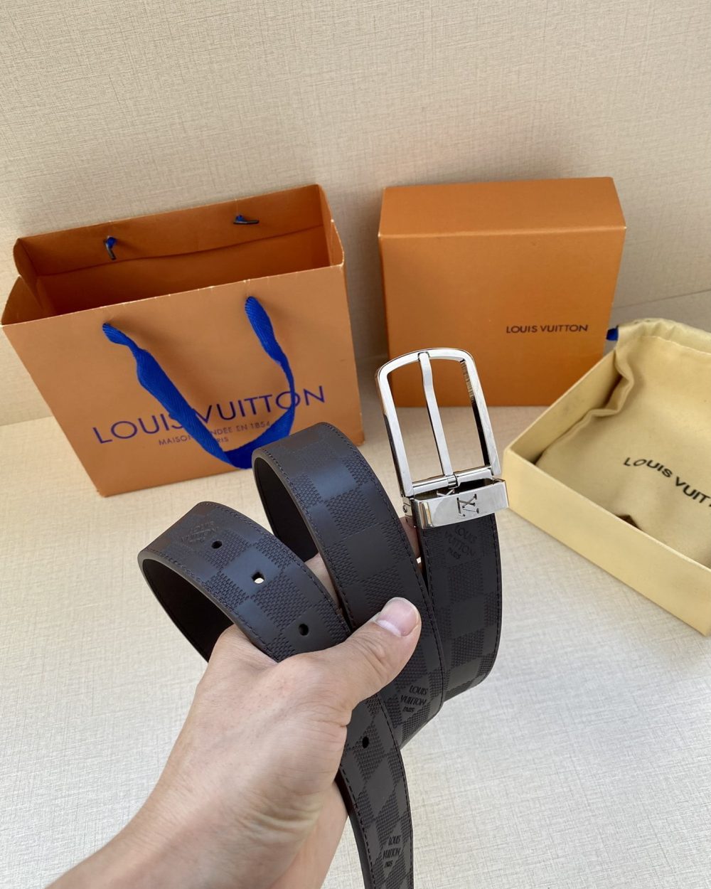 1:1 Replica Louis Vuitton Iconic Reversible LV Belt Black LV Women Belt