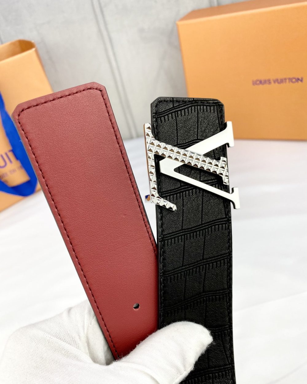 1:1 Replica Louis Vuitton Iconic Reversible LV Belt Black LV Women Belt