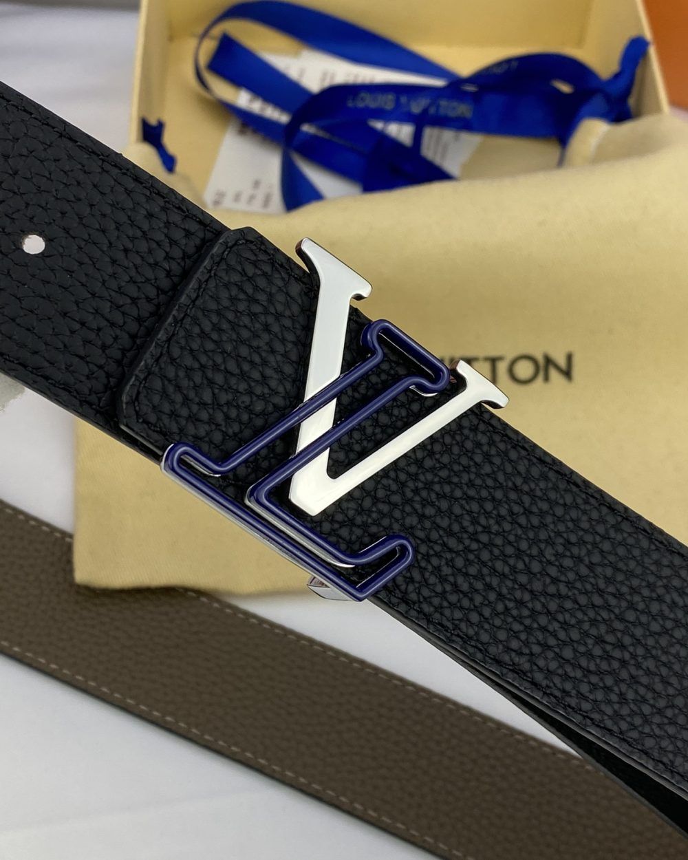 1:1 Replica Louis Vuitton Iconic Reversible LV Belt Black LV Women Belt